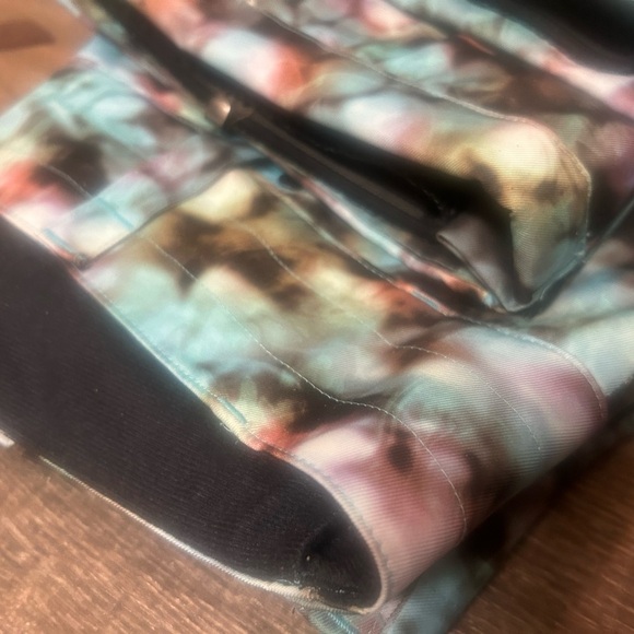 Under Armour M NWOT ski/snowboard pants.. impossible to photograph lol- pattern - Picture 9 of 14